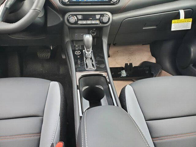 2024 Nissan Kicks SR