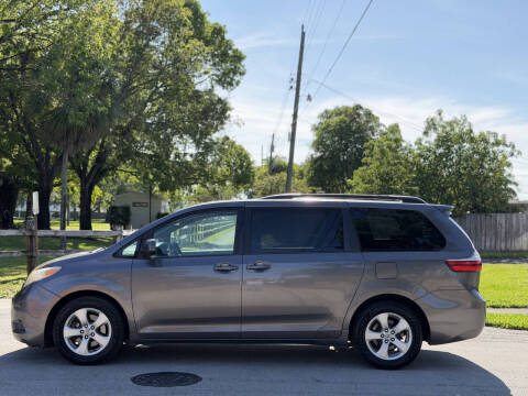 2015 Toyota Sienna LE Mobility 7-Passenger