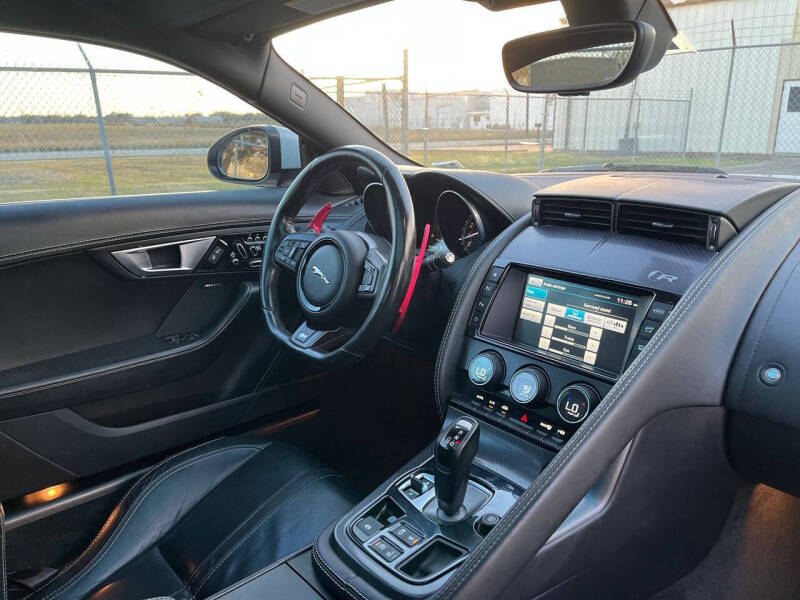 2016 Jaguar F-TYPE R