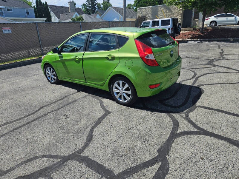 2012 Hyundai Accent SE