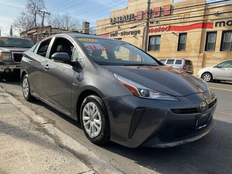 2022 Toyota Prius LE