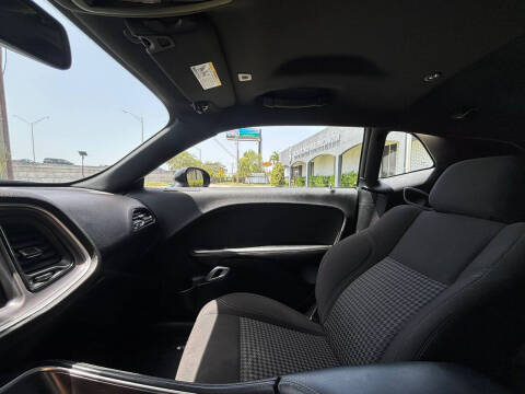 2021 Dodge Challenger SXT