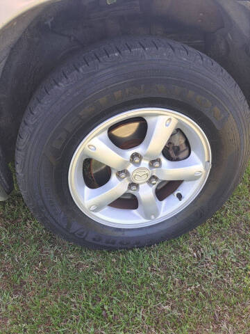 2005 Mazda Tribute s