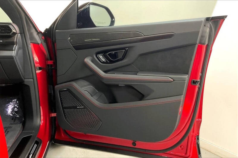 2023 Lamborghini Urus S