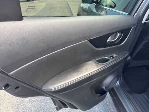 2020 Nissan Rogue SL