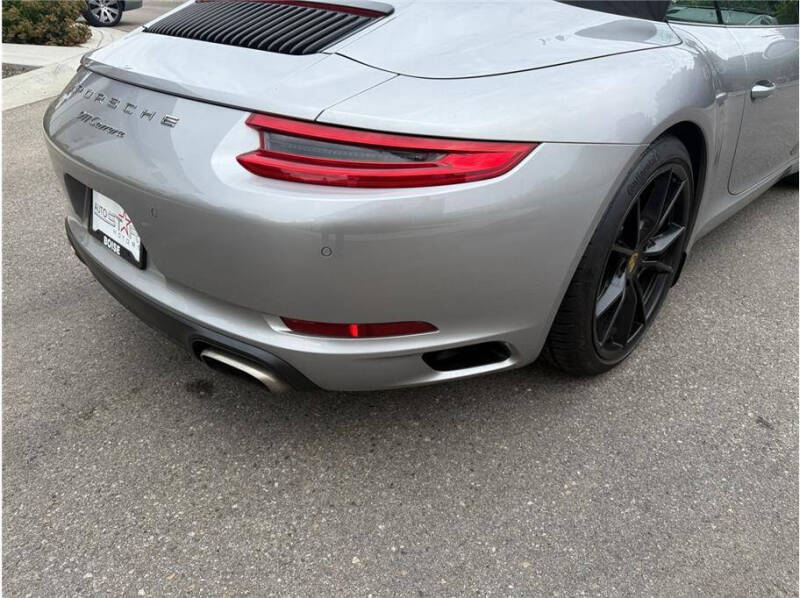 2017 Porsche 911 Carrera