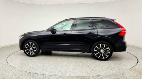 2023 Volvo XC60 B5 Plus Dark Theme