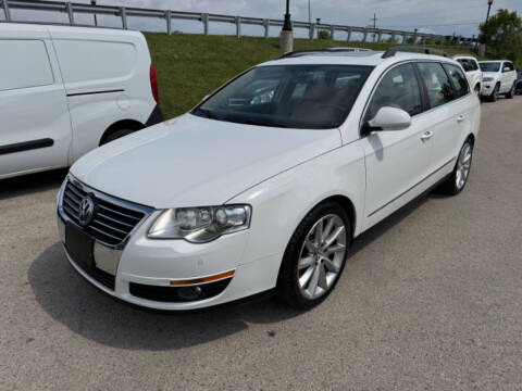 2008 Volkswagen Passat for sale at AUTOSAVIN in Villa Park IL