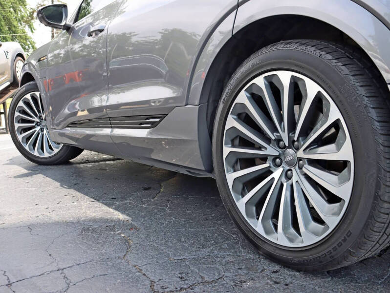 2019 Audi e-tron quattro Prestige