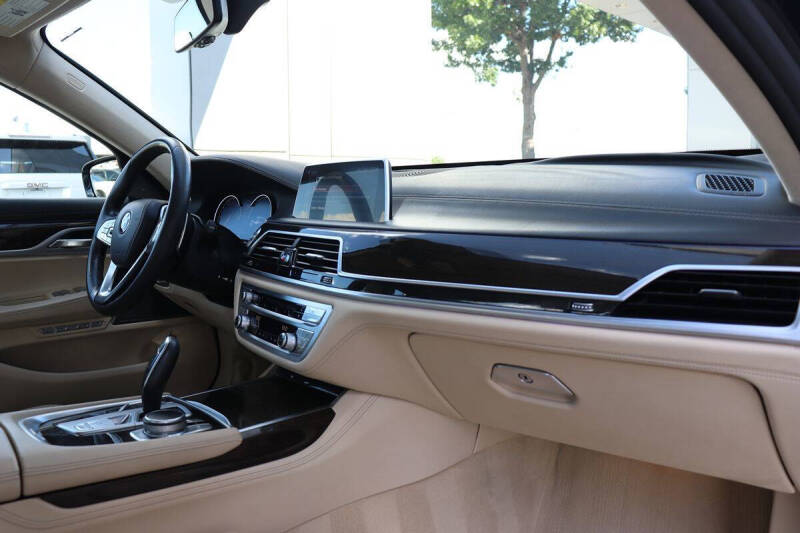 2016 BMW 7 Series 750i