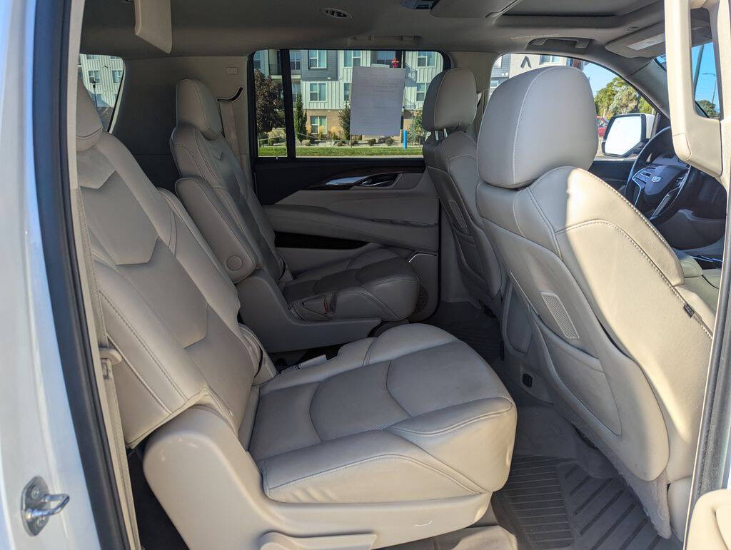 2020 Cadillac Escalade ESV for sale at Axio Auto Boise in Boise, ID