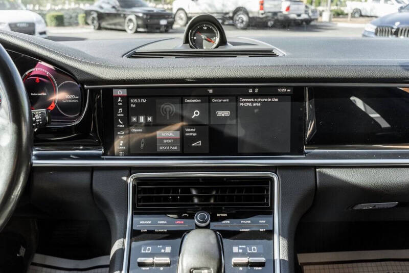 2018 Porsche Panamera 4