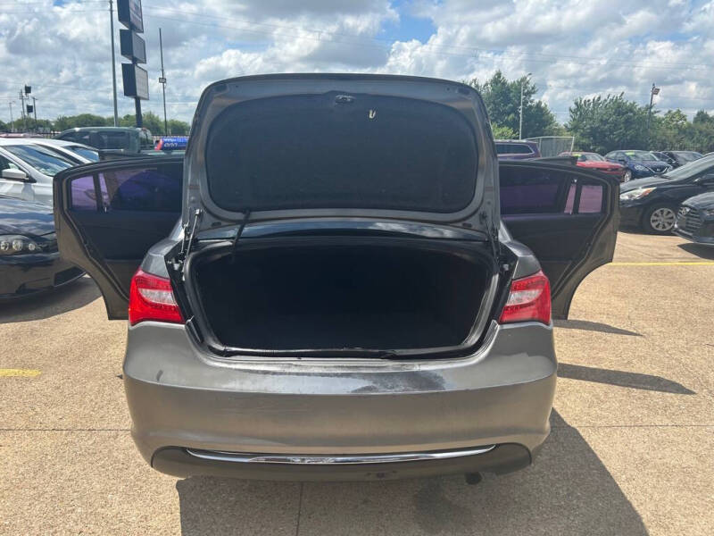 2012 Chrysler 200 LX