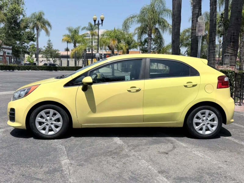 2016 Kia Rio 5-Door LX