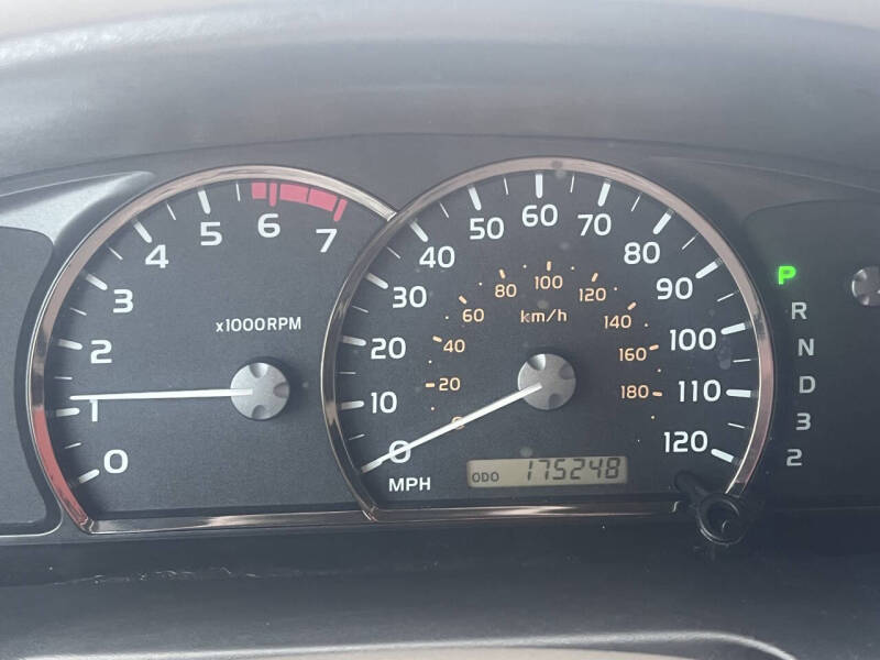 2005 Toyota Sequoia SR5