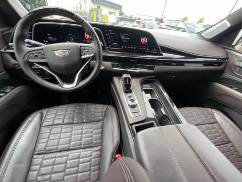 2023 Cadillac Escalade Sport Platinum