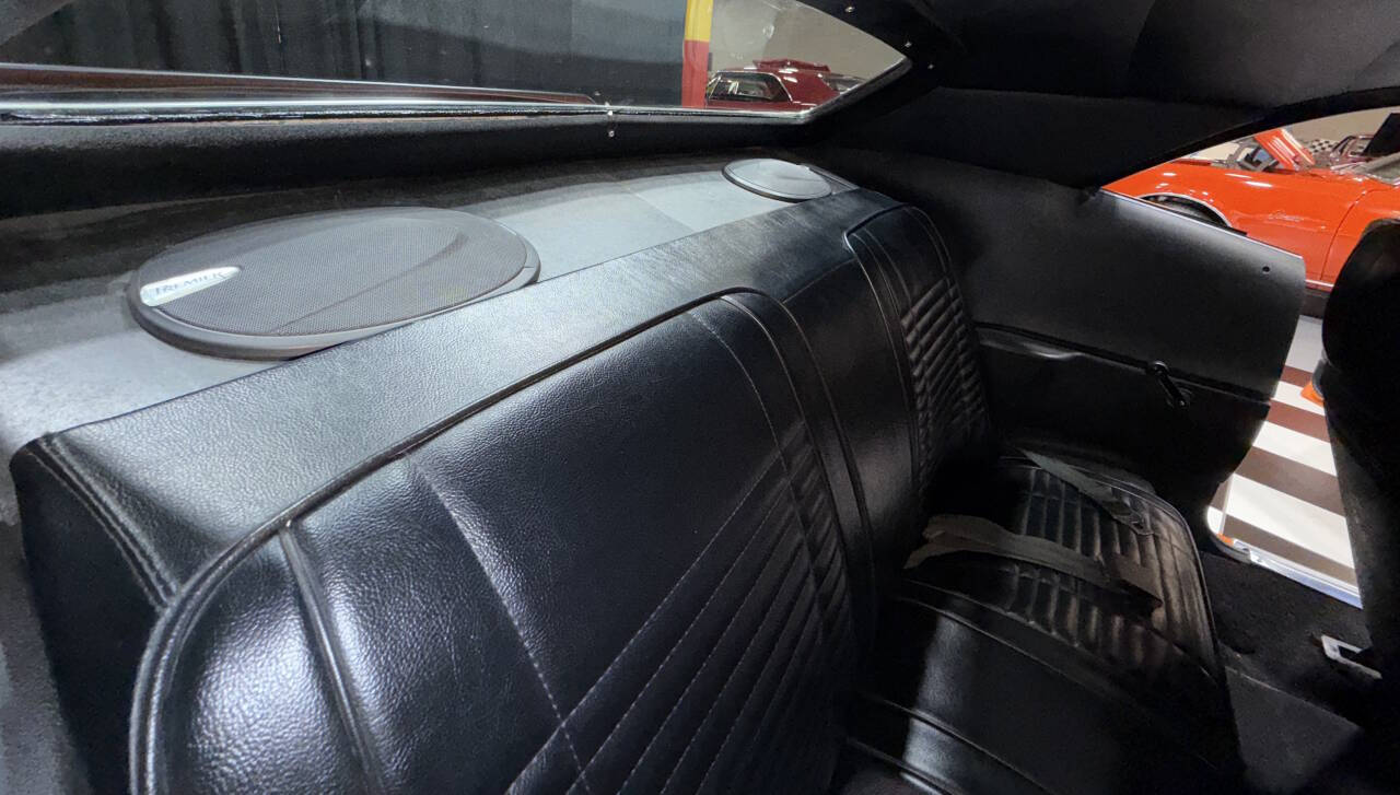 1970 Dodge Challenger 33