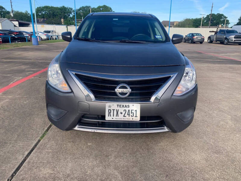 2019 Nissan Versa SV