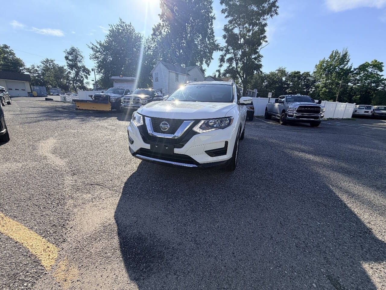 White 2019 Nissan Rogue SV AWD SV 4dr Crossover 2