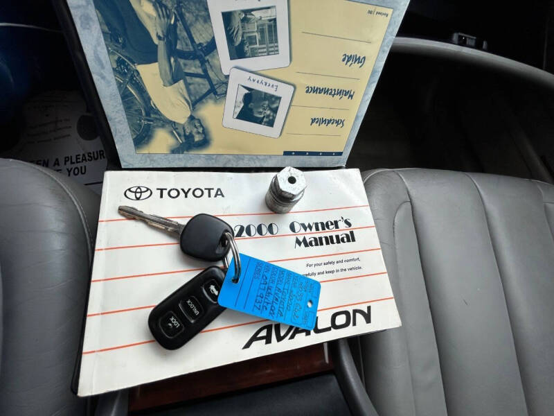 2000 Toyota Avalon XLS