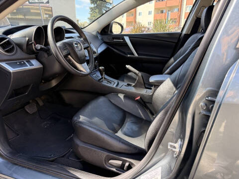 2013 Mazda MAZDA3 i Grand Touring
