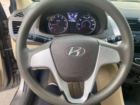 2013 Hyundai Accent GLS