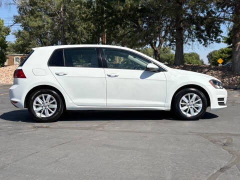 2016 Volkswagen Golf TSI S