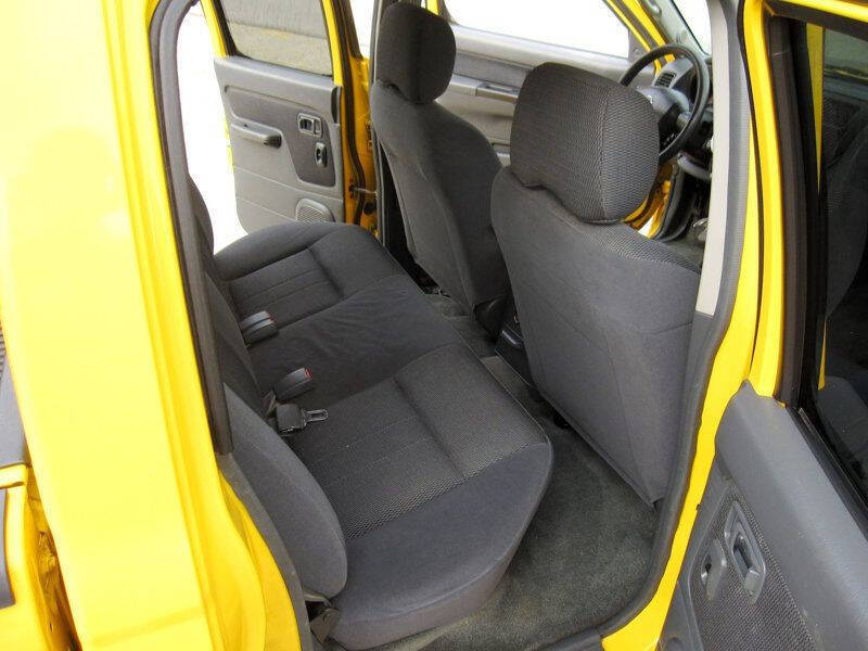 2004 Nissan Frontier XE-V6