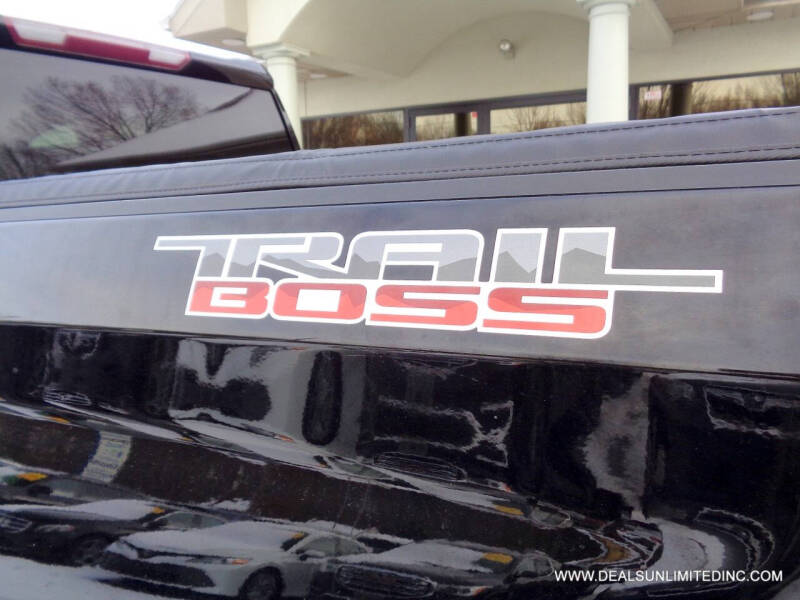 2021 Chevrolet Silverado 1500 Custom Trail Boss