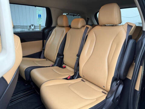 2023 Kia Carnival EX