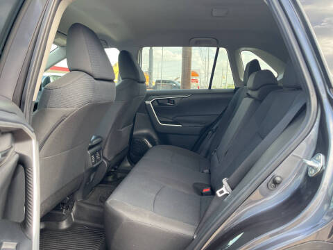 2023 Toyota RAV4 LE