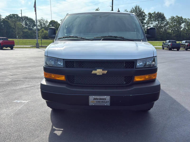 2025 Chevrolet Express 2500