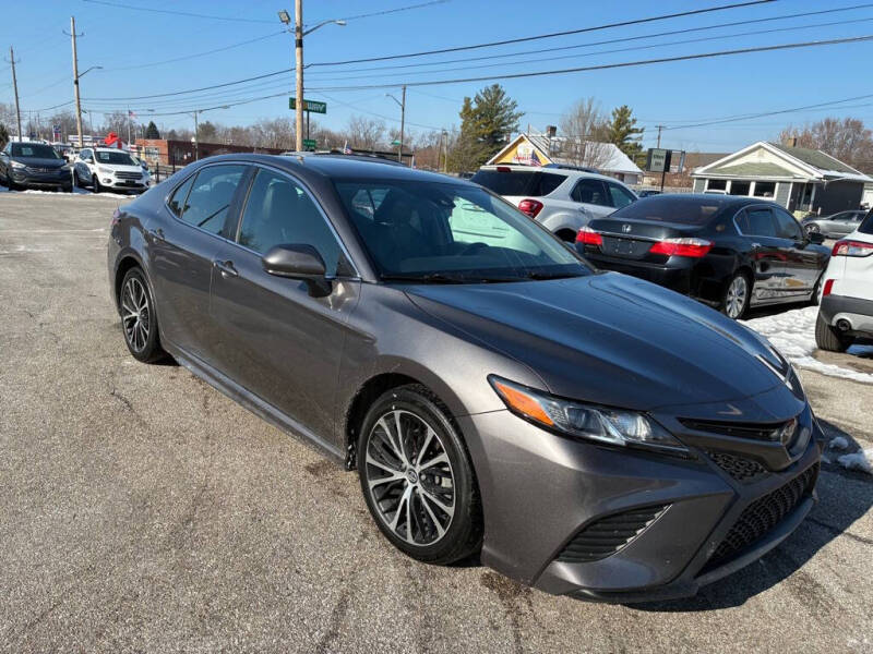 2020 Toyota Camry SE