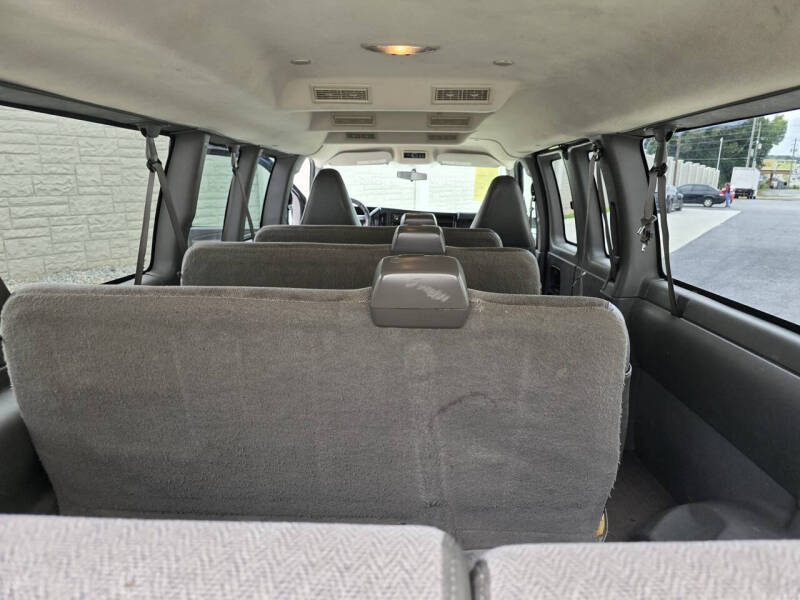 2016 Chevrolet Express Passenger LS photo 12