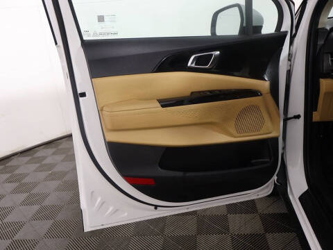 2023 Kia Carnival EX