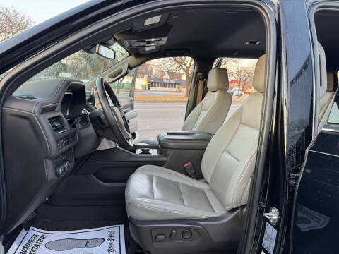 2023 Chevrolet Suburban LT