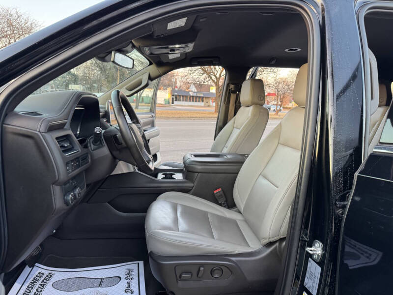 2023 Chevrolet Suburban LT