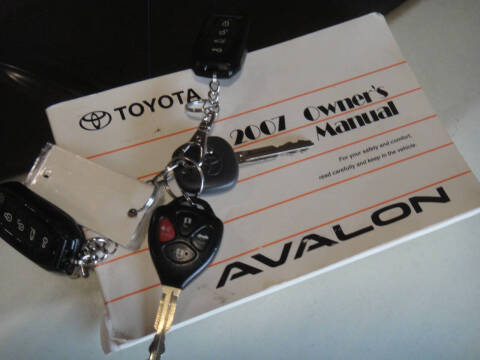 2010 Toyota Avalon XLS