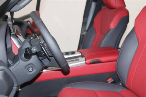 2025 Lexus LX 700h F SPORT Handling