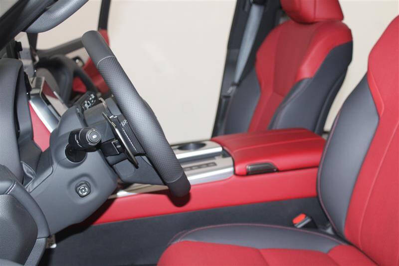 2025 Lexus LX 700h F SPORT Handling