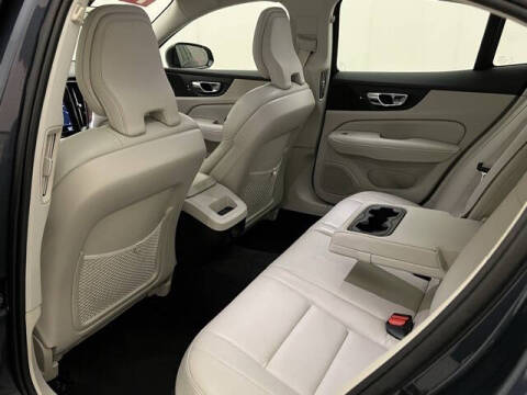 2022 Volvo S60 B5 Momentum