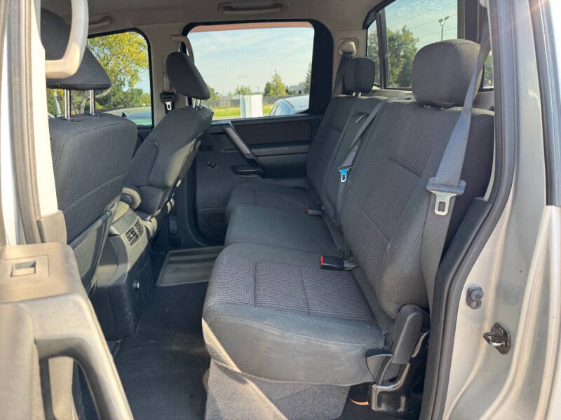 2011 Nissan Titan SV