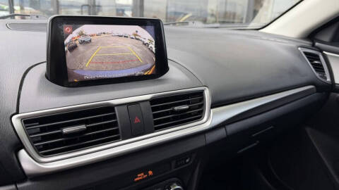 2018 Mazda MAZDA3 Touring