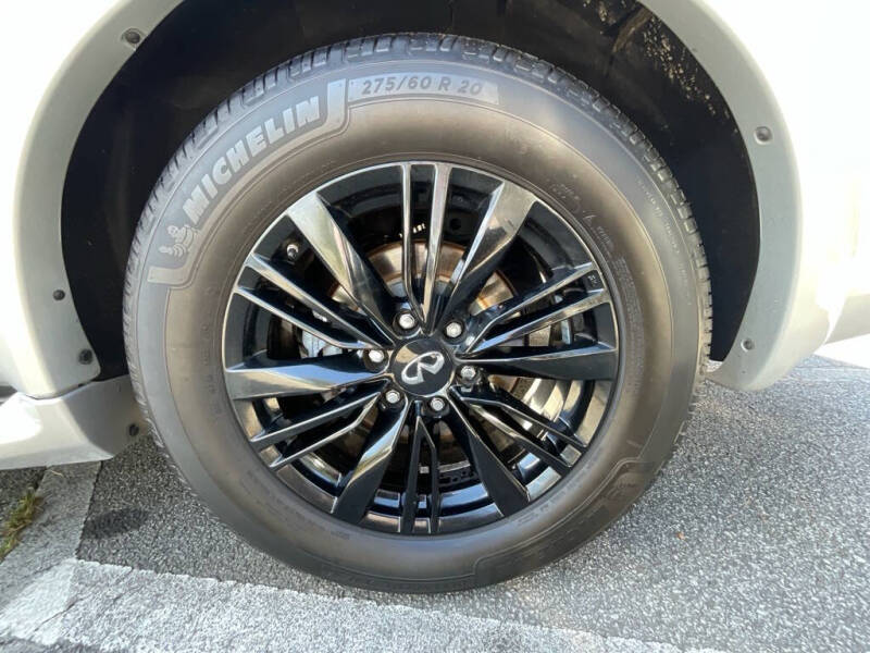 2020 Infiniti QX80 Luxe