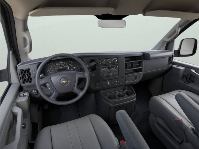 2025 Chevrolet Express 2500