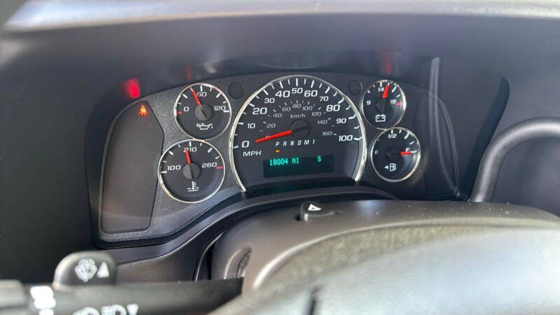 2025 Chevrolet Express LT 3500