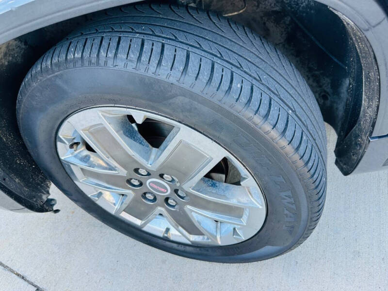 2011 GMC Acadia Denali