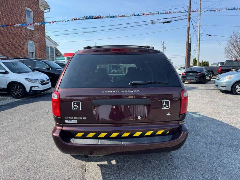 2004 Dodge Grand Caravan SE