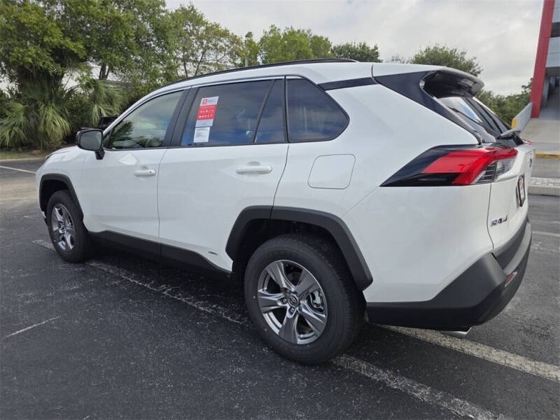 2025 Toyota RAV4 Hybrid LE
