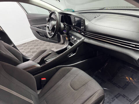 2021 Hyundai Elantra SE